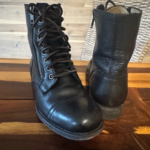 Frye Black Leather Lace-Up Boots with double Zipper - Picture 3 of 5